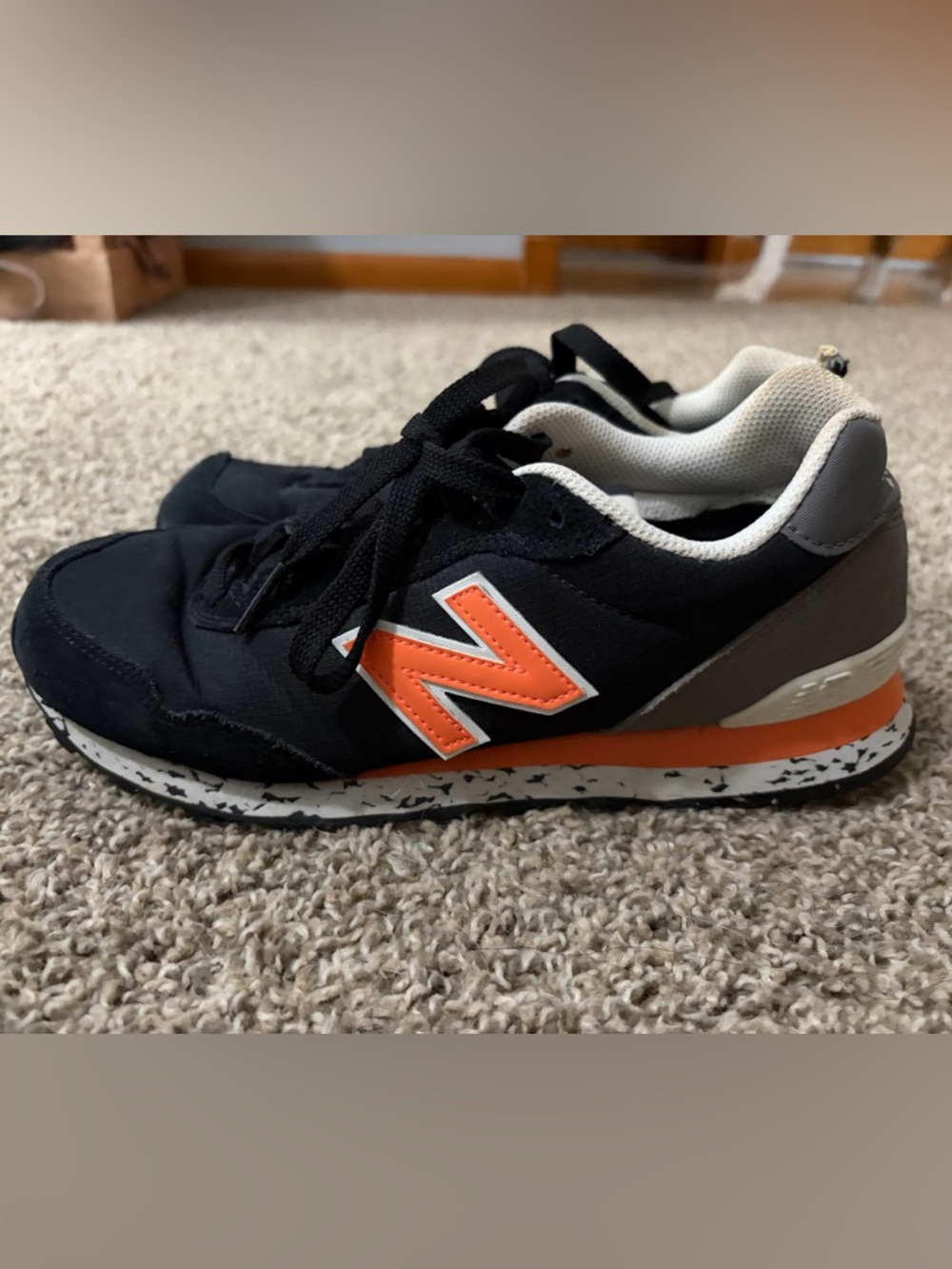 New Balance Women’s/Mens 7.5 size  Black & Orange Casual Sneakers
